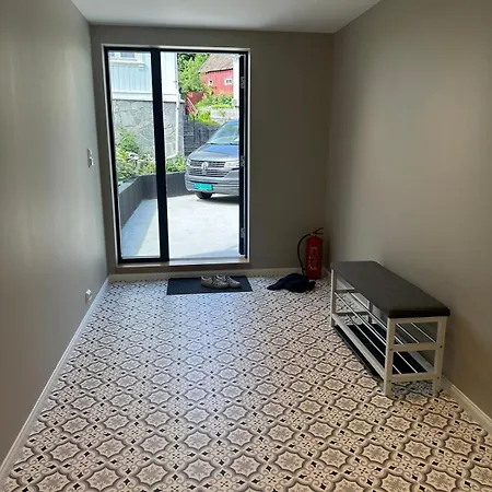 Stylish & Spacious - 89m2 *